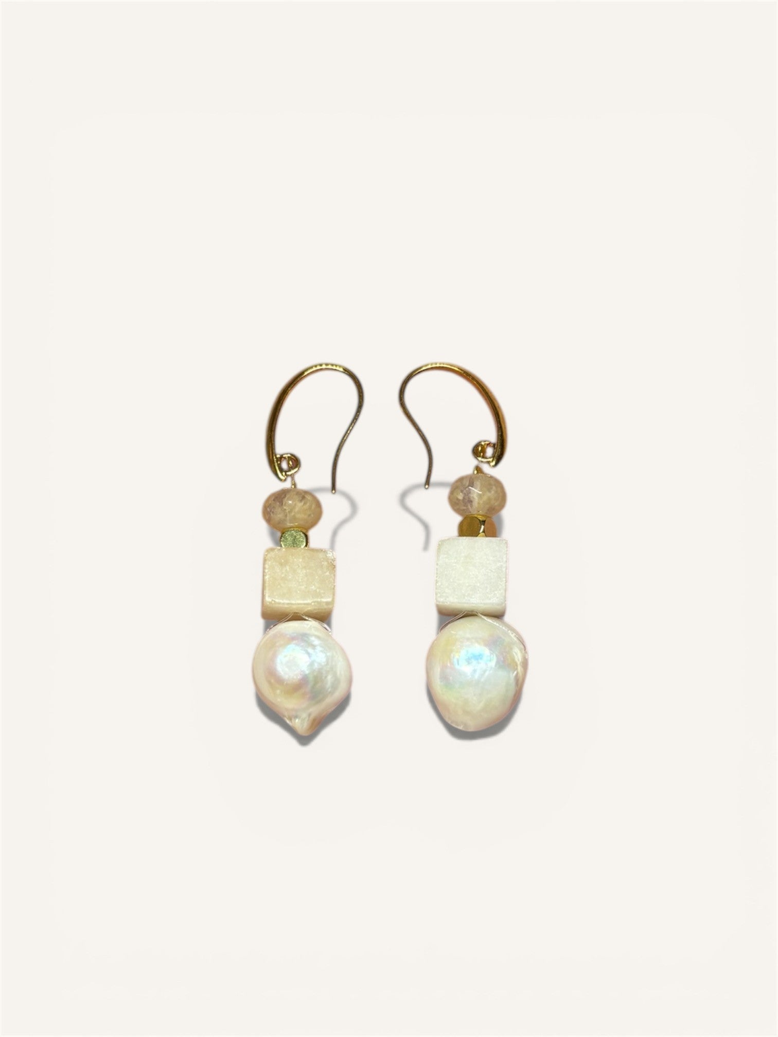 Earrings pearl drops